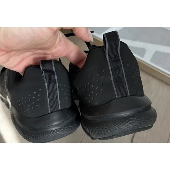 Under Armour Men Charged Assert Running Shoe 11.5 Sneakers Black